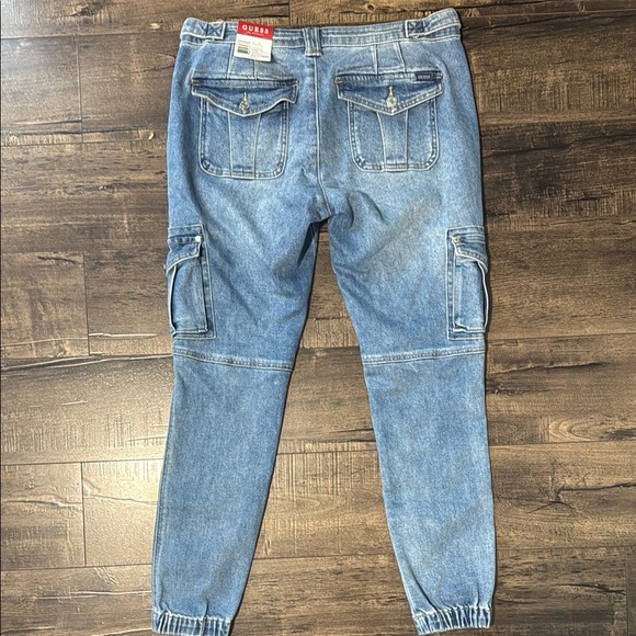 Guess Low Rise Cargo Jogger Size 30 x 29 - Picture 4 of 7